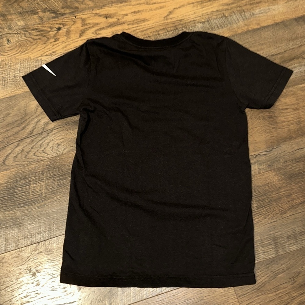 Boys Nike Tee size S - Picture 3 of 3